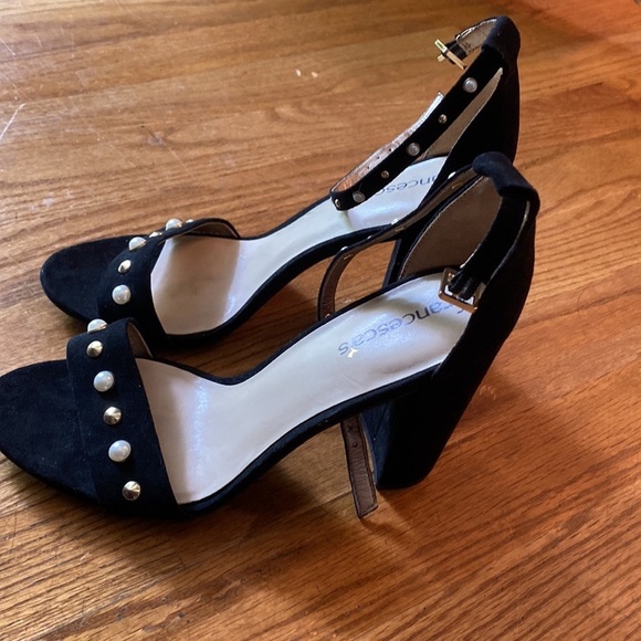 Francesca’s shoes - Picture 4 of 5